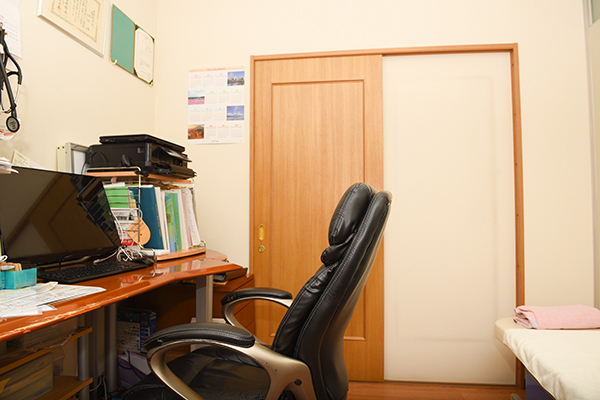 吉村レディースクリニック 豊中市 診察室も広く圧迫感がない