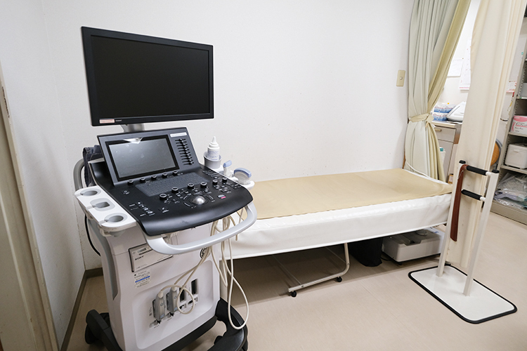 ひらい医院 大阪市西成区 優しい面持ちの先生が一人ひとり丁寧に診療