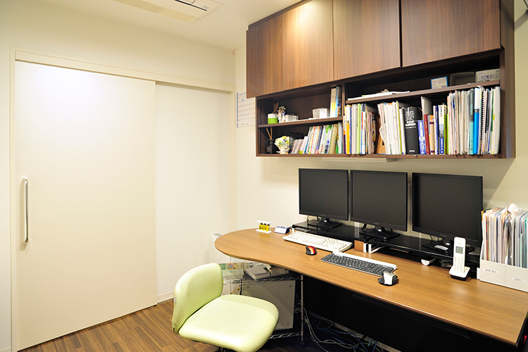 あずま糖尿病内科クリニック 西宮市 患者とともに歩む姿勢を大切にしている院長