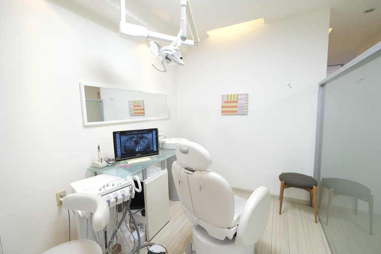 市田歯科クリニック 茨木市 画像やアニメーションを用いて、患者の理解を促している