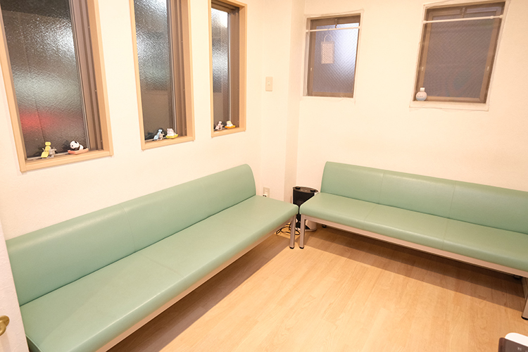 塚本歯科医院 葛飾区 すっきりとした待合室
