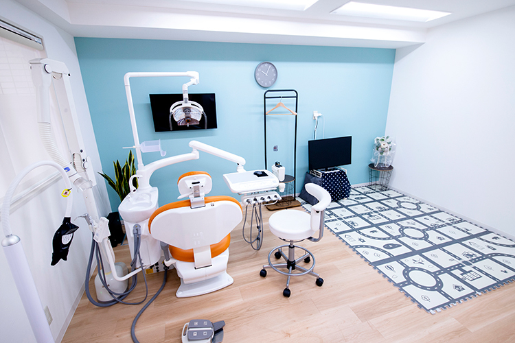 亀有東和コミュニティー歯科 足立区 子ども連れでも受診できるよう、キッズスペースを設けている