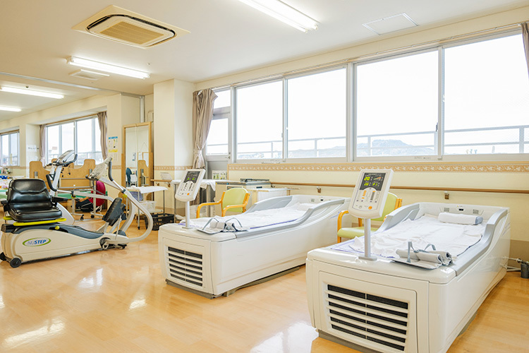 光生クリニック 今治市 院内はバリアフリー設計が採用され、エレベーターも完備