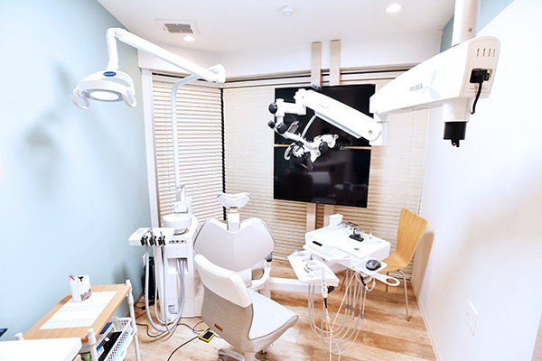 とも歯科・矯正歯科クリニック 大阪市福島区 プライバシーに配慮した個室の診療室を完備