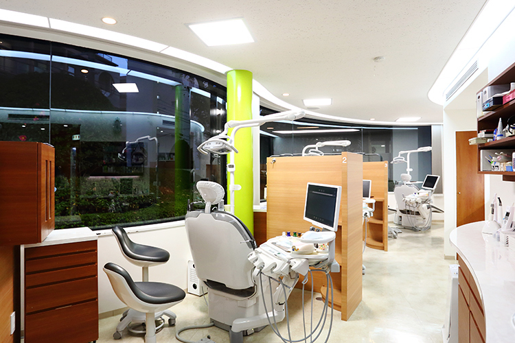 的野歯科医院 福岡市中央区 広くて明るく、清潔感のある診療室