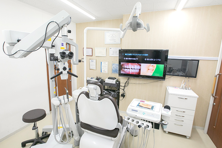 昭和歯科・矯正歯科 福岡市西区 全チェアにマイクロスコープを完備し、精密な治療を提供する