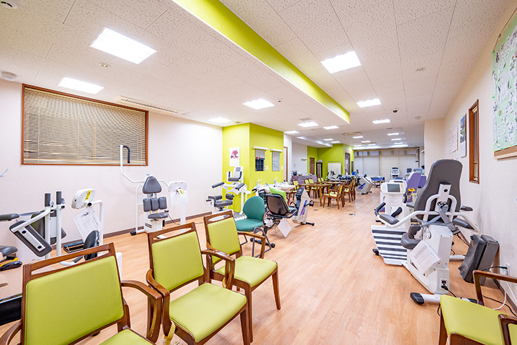 太田整形外科クリニック 福岡市早良区 デイケアも併設し、より幅広く患者をサポートしている
