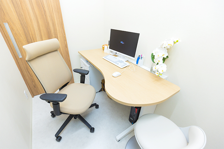 清澄女性泌尿器科クリニック 江東区 診療室ではプライバシーが守られた空間で相談できる