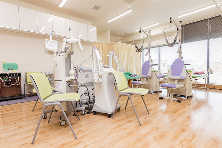 セントラル整形外科 川崎市麻生区 リハビリテーション室は8時半から19時までオープン