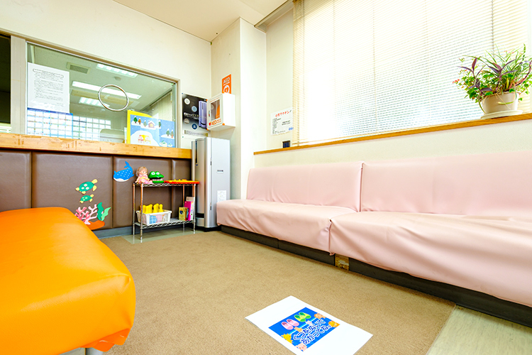 みらいメディカルクリニック川口中央 川口市 キッズスペースも設置されており、家族で通いやすい