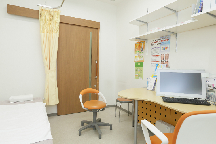 たかはし皮膚科クリニック 尼崎市 患者に寄り添い、しっかり「診る」ことを心がける
