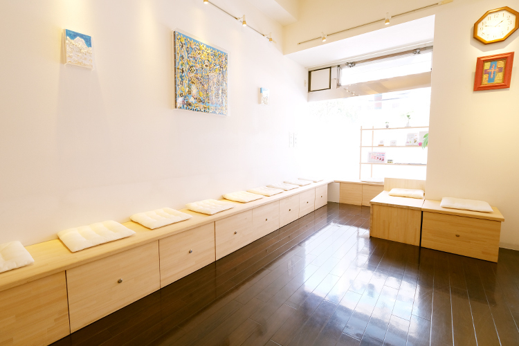 AMAKATA CLINIC 大阪市西区 患者のニーズに合わせた診療を心がけている