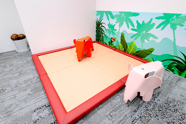いなば耳鼻咽喉科クリニック 取手市 キッズスペース。子ども連れでも受診しやすいよう配慮されている