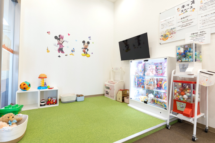 しんまつど駅ノ歯科 松戸市 保育士が常駐する託児室を完備。子ども連れも安心して通院できる