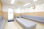 春田眼科医院 大阪市東淀川区 ゆったりと過ごせる広々とした待合室
