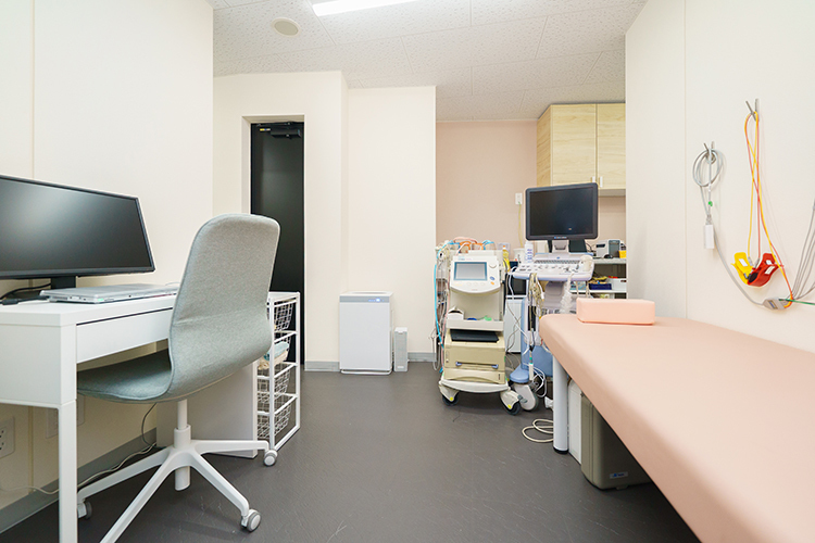 蒲田駅前やまだ内科糖尿病・甲状腺クリニック 大田区 心電図計やエコー検査などの検査機器も充実する