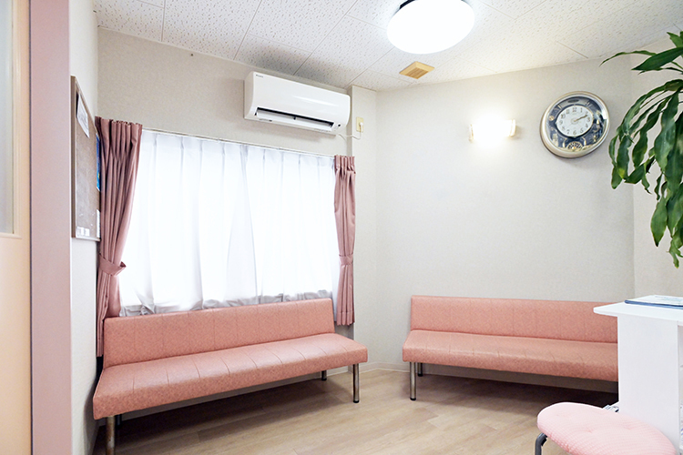 潮見クリニック 大阪市阿倍野区 幼児から高齢者まで幅広い年代の患者の健康をサポートしている