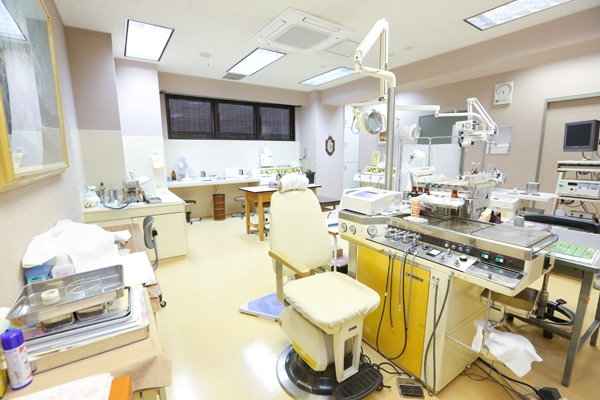 広くゆったりとした診察室で開放感がある 26517 ma 4 1400631488