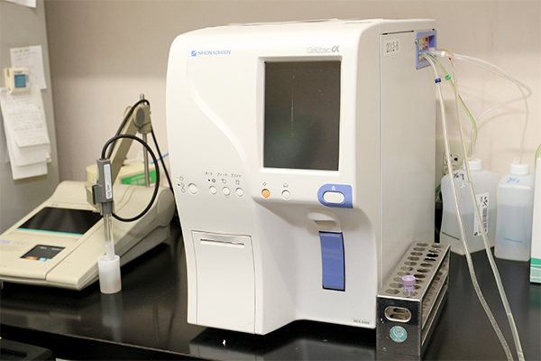 糖尿病等の検査機器など各種機器も完備 4