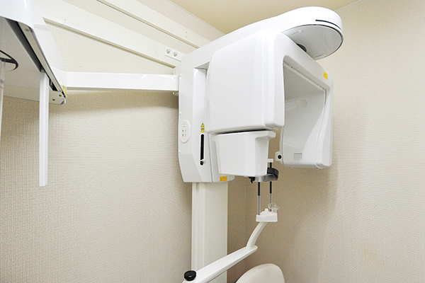 先進の機器をそろえ、精密な検査と治療を心がけている 4