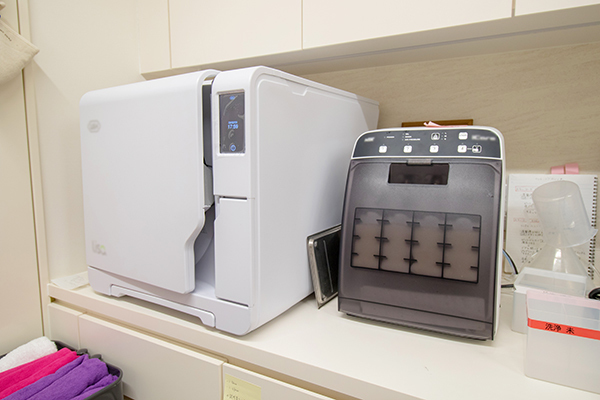 ヨーロッパの高い基準を満たした滅菌機器で、滅菌を徹底 4