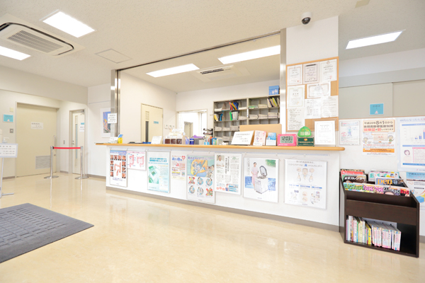 受付。スタッフが丁寧に対応してくれる 4