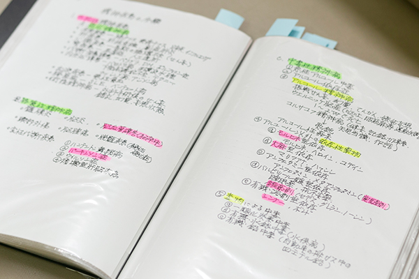 院内勉強会など活発。医療知識を持ったスタッフが対応してくれる 4