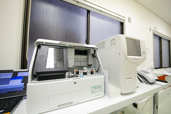 内科分野の一通りの検査に対応。肝臓・腎臓の精密な検査も可能 4