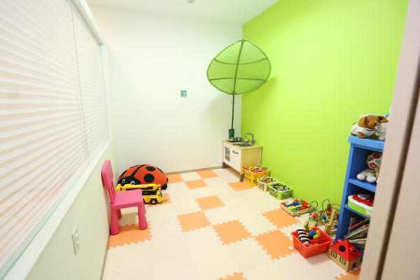 広々としたキッズルームもあり子ども連れも安心 4