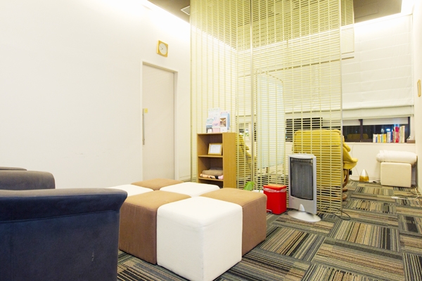 検診時の待合室も用意。渋谷の喧騒を離れた静かな空間 18412 ma 4 1375357382