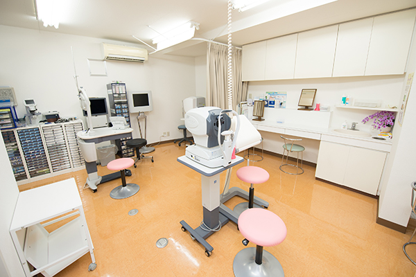 院内は清潔で圧迫感のない造りになっている Cs4