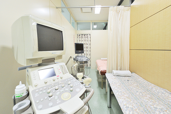 超音波検査などの各種機器も完備している Cs4