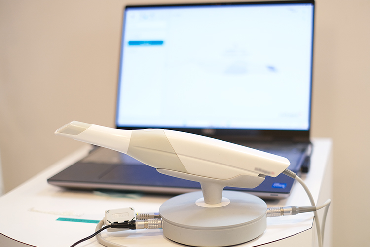 西堀歯科千駄ヶ谷 渋谷区 歯並びのデータを採りシミュレーションを行う口腔内スキャナー