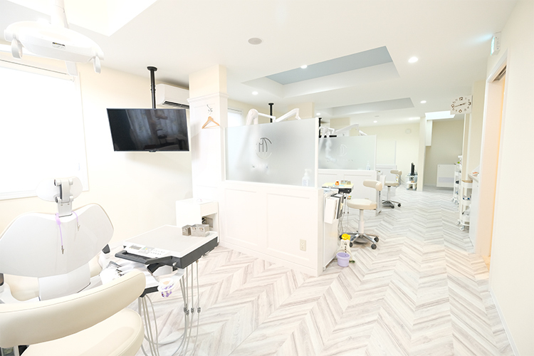 森川歯科クリニック 福岡市早良区 白を基調とした清潔感あふれる院内