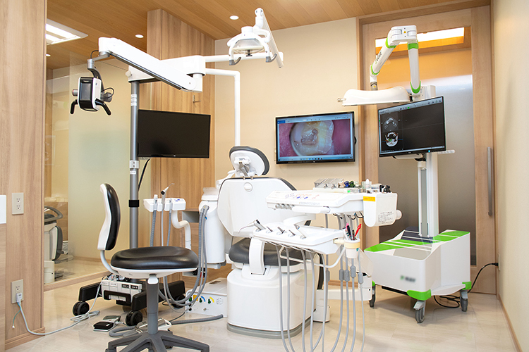 森川歯科医院 久留米市 プライバシーにも配慮された半個室の診療室