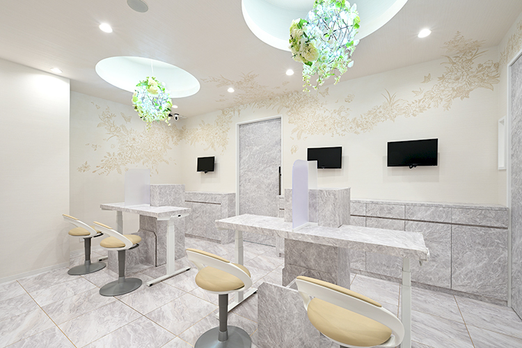 山岸クリニック相模大野 相模原市南区 明るく清潔感のある処置室