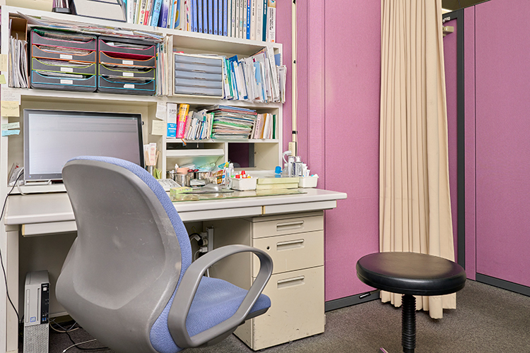 加藤皮膚科 大阪市北区 地域の幅広い年齢層の皮膚の悩みに寄り添う