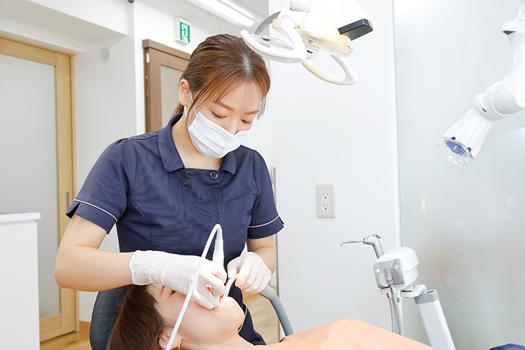 ヒロ歯科クリニック 足立区 口腔内スキャナーを導入するなど、負担の少ない治療をめざす