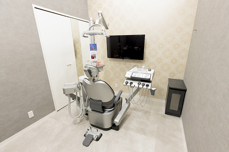 SHO DENTAL Salon 小平市 個室の診察室は部屋ごとにコンセプトを変えている