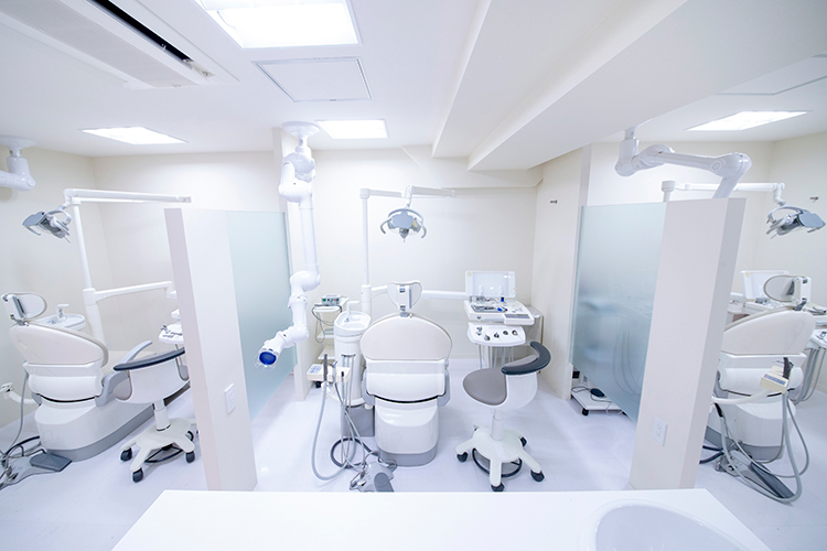 河野歯科医院 横浜市都筑区 診療室は個室・半個室に仕切られ、治療中のプライバシーにも配慮