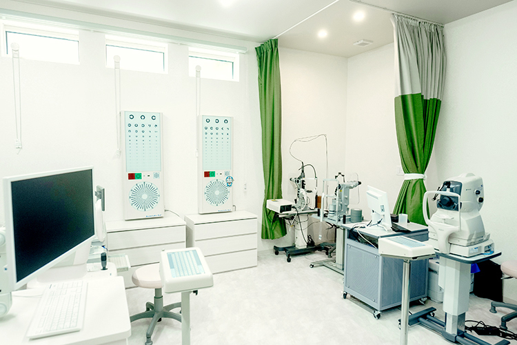 アイリス眼科 歯科 世田谷区 OCTをはじめ検査機器も充実