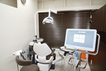 あわざ歯科クリニック 大阪市西区 光学スキャナーを使用しており精密な型採りが可能だ