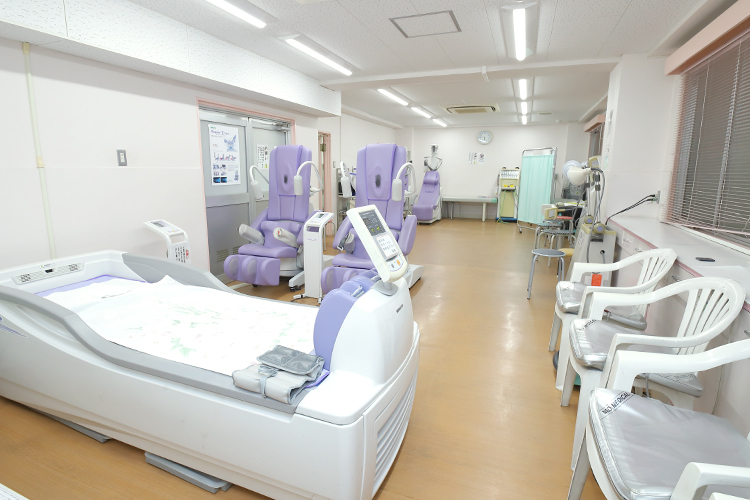 三愛クリニック 豊中市 広々としたリハビリテーションルーム