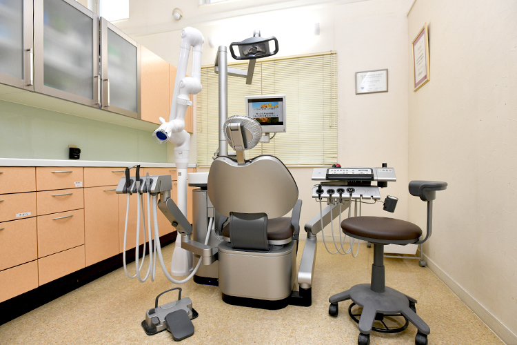 つきおか歯科医院 練馬区 外科手術などを伴う治療のための完全個室ユニットも完備