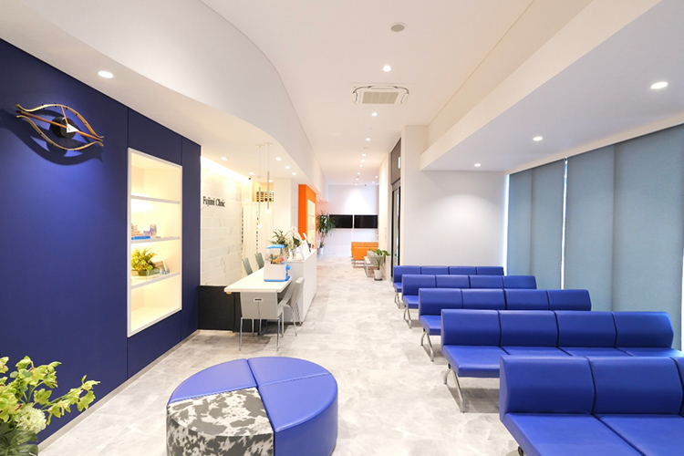 ふじみ眼科・内科クリニック 坂出市 待合室は広くゆとりがある