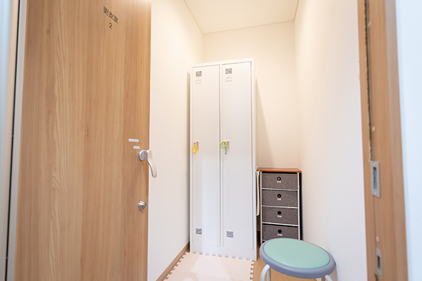 うえだクリニック 大阪市淀川区 プライバシーがしっかり守られる更衣室