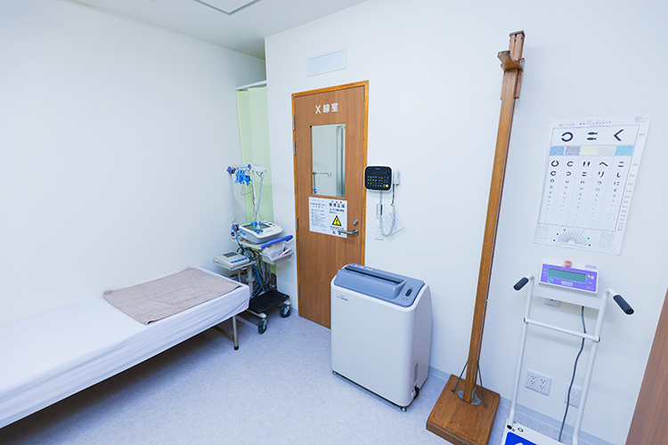 滝澤医院 杉並区 診察室では患者一人ひとりに向き合う