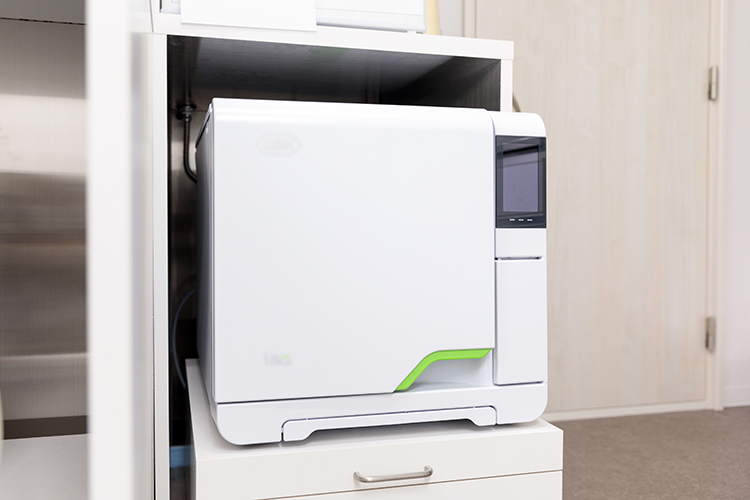 池袋駅東口つのり歯科 豊島区 先進の滅菌機や口腔外バキュームなどを導入。感染症対策にも注力