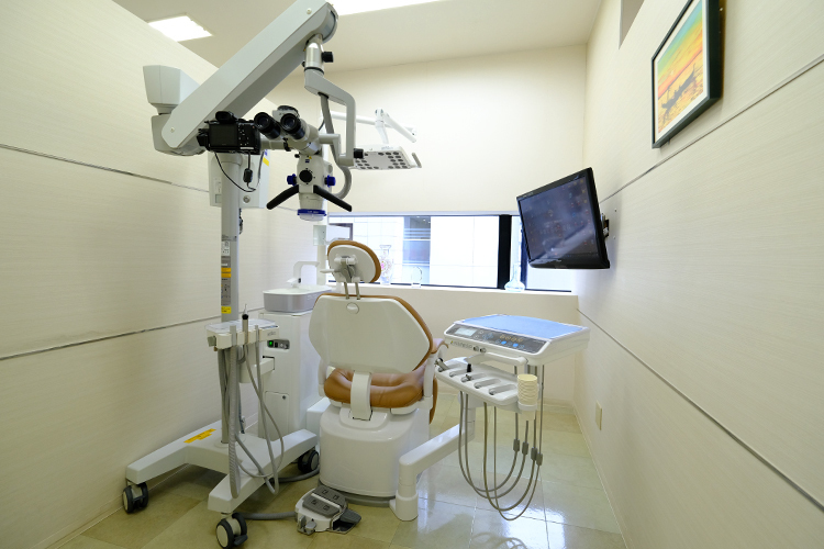 銀座しらゆり歯科 中央区 プライバシーに配慮し、全室個室の診察室を備える