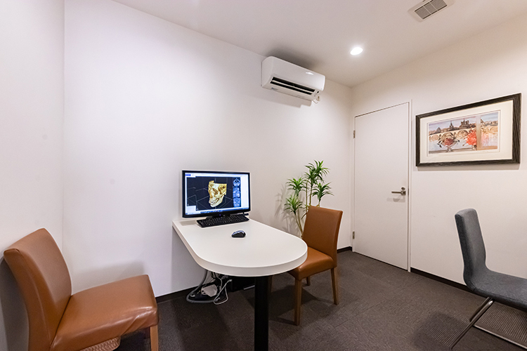 みらくる歯科クリニック 川越市 治療計画の説明を行う、個室のカウンセリングルーム